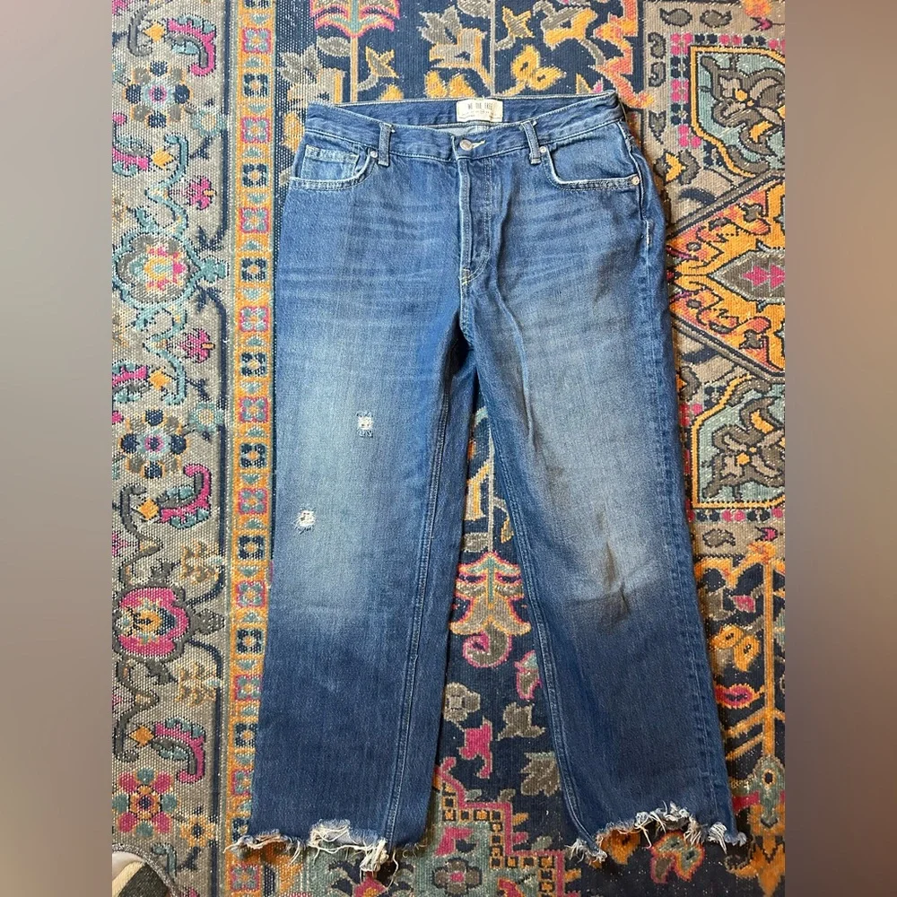 We The Free Maggie Mid Rise Distressed Blue Straight-Leg Jeans with Frayed Hem